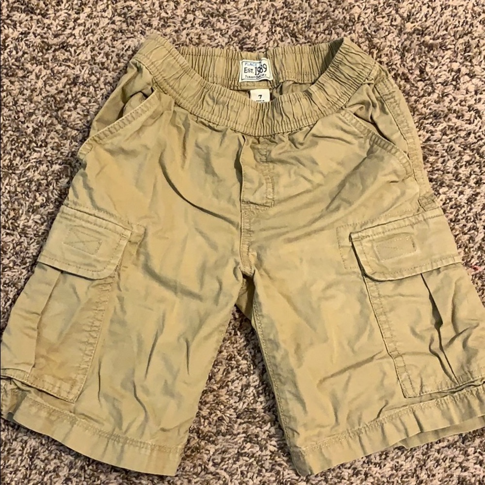 Children’s place boy khaki cargo shorts